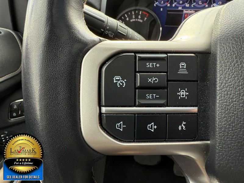 Ford Expedition Max Vehicle Full-screen Gallery Image 10