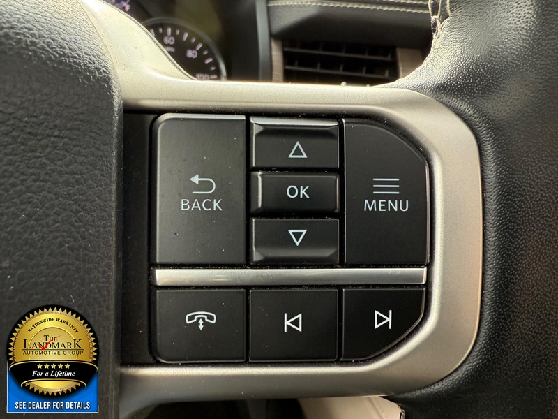 Ford Expedition Max Vehicle Full-screen Gallery Image 11