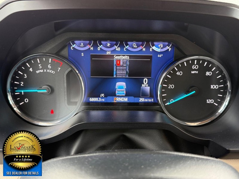 Ford Expedition Max Vehicle Full-screen Gallery Image 12