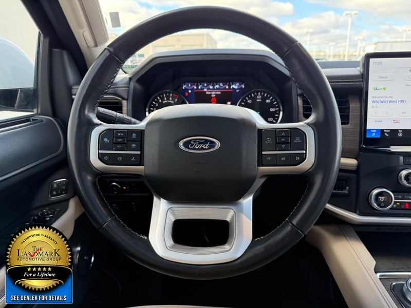 Ford Expedition Max Vehicle Full-screen Gallery Image 20