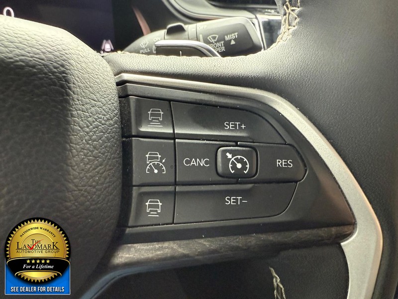 Jeep Grand Cherokee Vehicle Full-screen Gallery Image 11