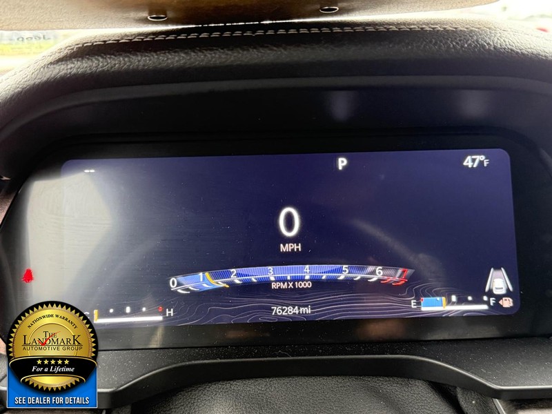 Jeep Grand Cherokee Vehicle Full-screen Gallery Image 12