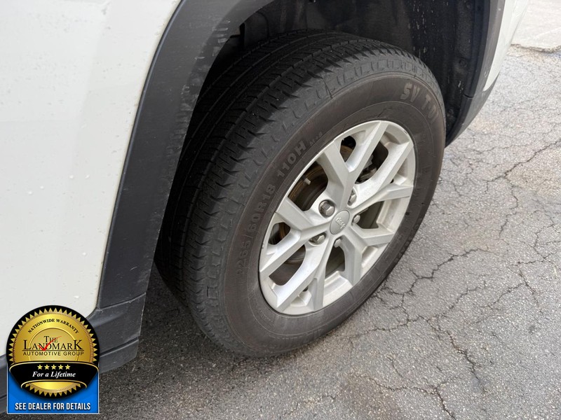 Jeep Grand Cherokee Vehicle Full-screen Gallery Image 22