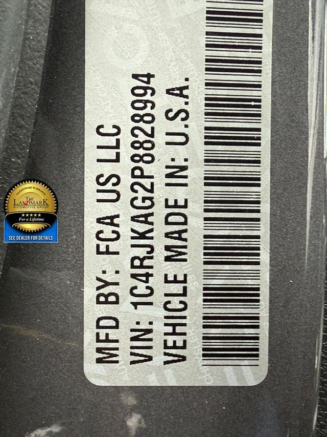 Jeep Grand Cherokee L Vehicle Full-screen Gallery Image 23