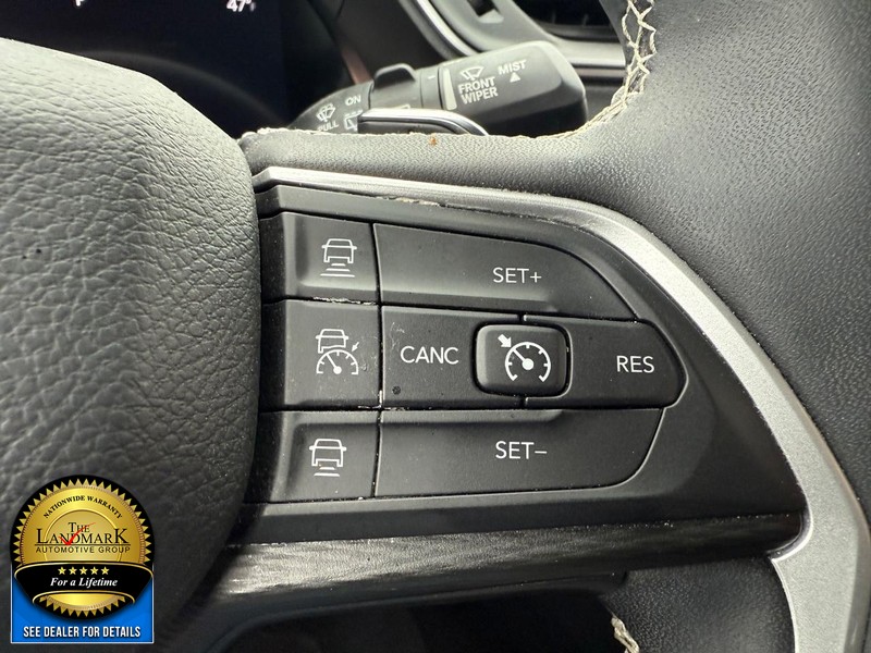 Jeep Grand Cherokee L Vehicle Full-screen Gallery Image 11