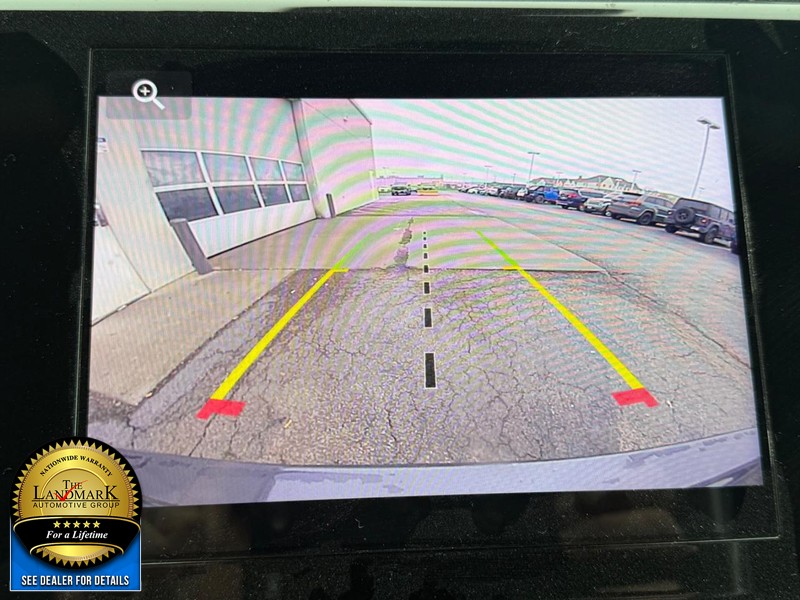 Jeep Grand Cherokee L Vehicle Full-screen Gallery Image 13