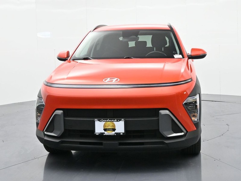 Hyundai Kona Vehicle Full-screen Gallery Image 3