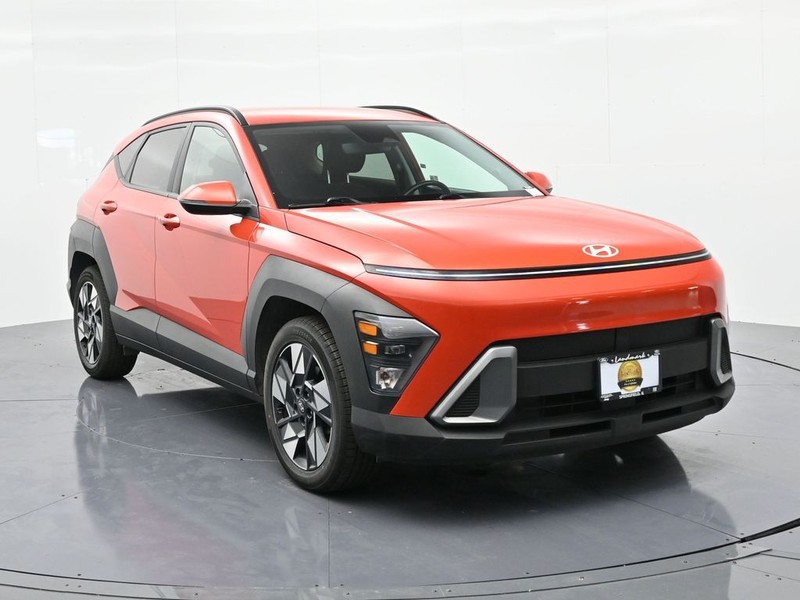 Hyundai Kona Vehicle Full-screen Gallery Image 4