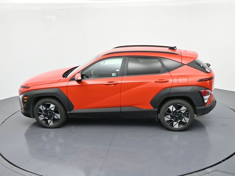 Hyundai Kona Vehicle Full-screen Gallery Image 19