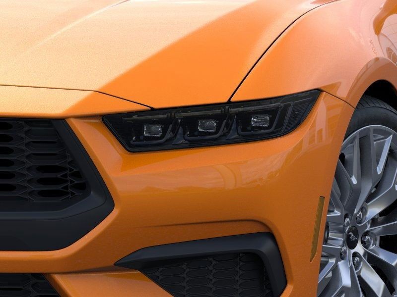 Ford Mustang Vehicle Full-screen Gallery Image 18