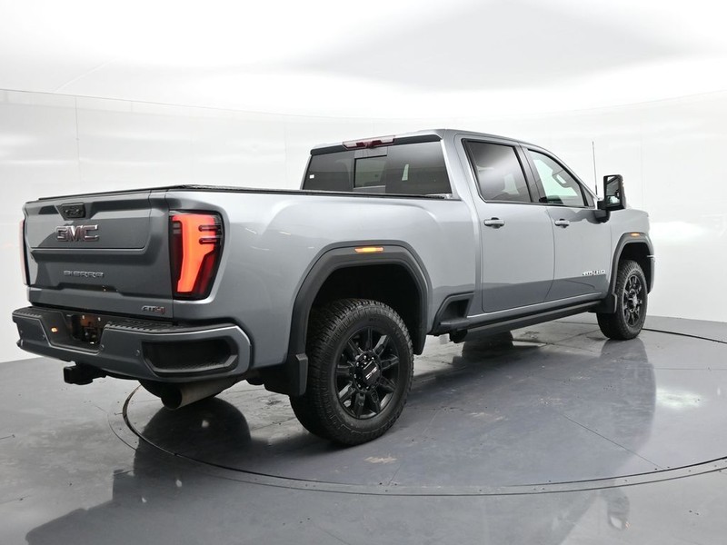 GMC Sierra 2500HD Vehicle Full-screen Gallery Image 5