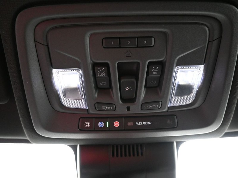 GMC Sierra 2500HD Vehicle Full-screen Gallery Image 14