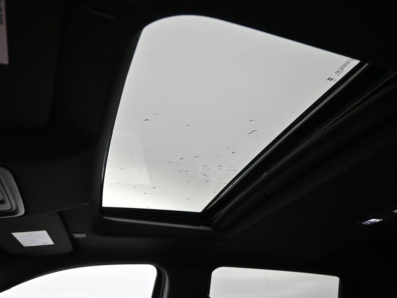 GMC Sierra 2500HD Vehicle Full-screen Gallery Image 15