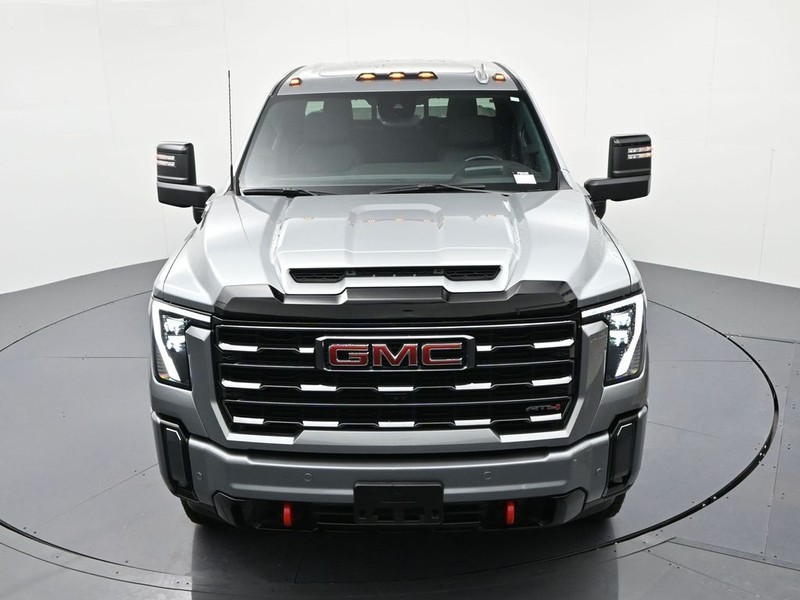 GMC Sierra 2500HD Vehicle Full-screen Gallery Image 17