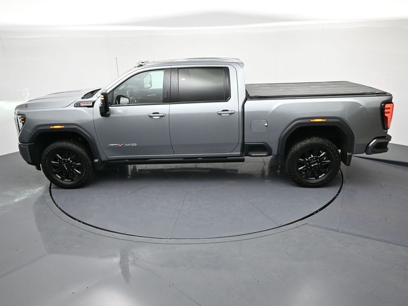GMC Sierra 2500HD Vehicle Full-screen Gallery Image 19