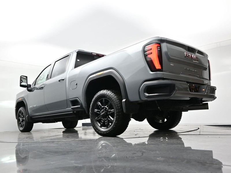 GMC Sierra 2500HD Vehicle Full-screen Gallery Image 20