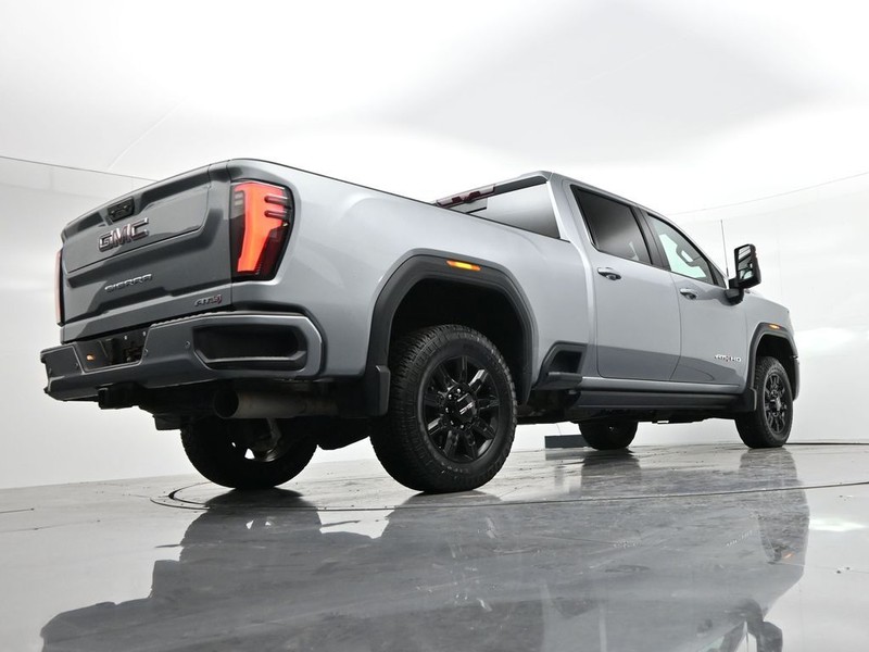 GMC Sierra 2500HD Vehicle Full-screen Gallery Image 22