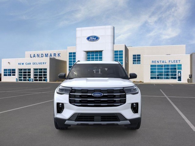 Ford Explorer Vehicle Full-screen Gallery Image 6