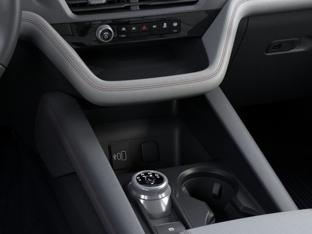 Ford Explorer Vehicle Full-screen Gallery Image 15