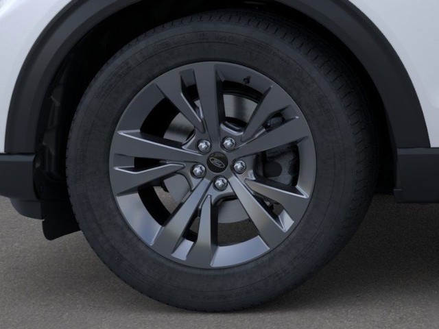 Ford Explorer Vehicle Full-screen Gallery Image 19