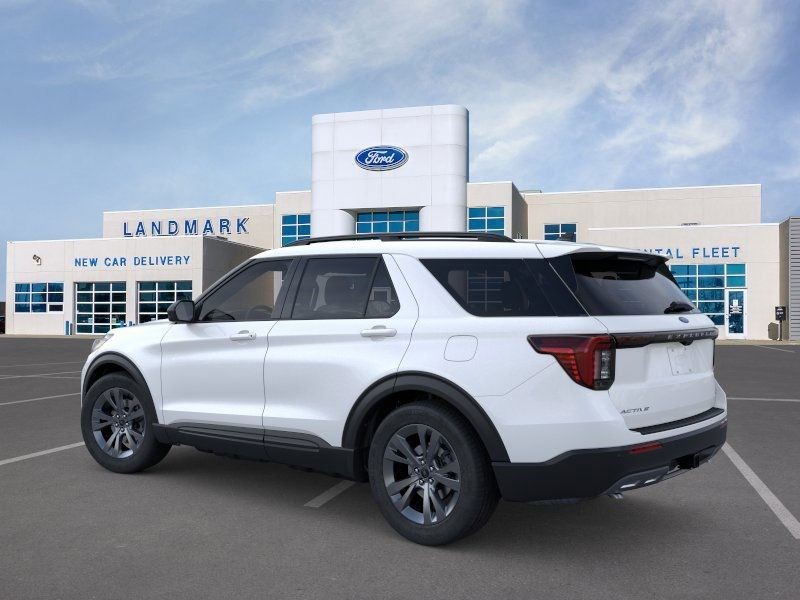 Ford Explorer Vehicle Full-screen Gallery Image 4