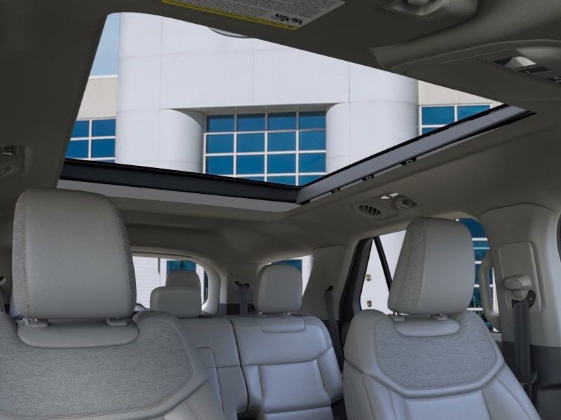 Ford Explorer Vehicle Full-screen Gallery Image 22