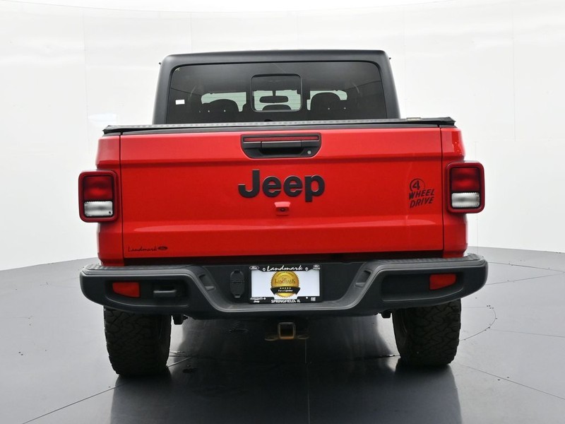 Jeep Gladiator Vehicle Full-screen Gallery Image 7