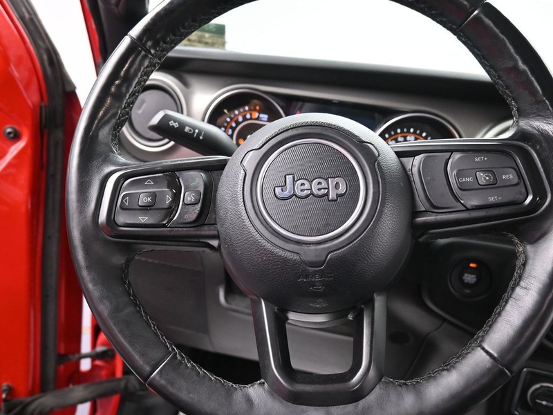 Jeep Gladiator Vehicle Full-screen Gallery Image 13