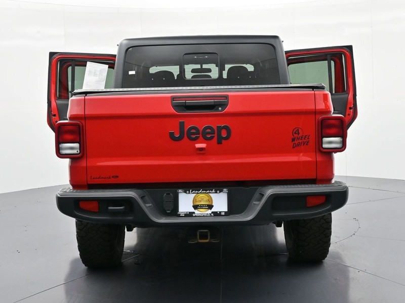 Jeep Gladiator Vehicle Full-screen Gallery Image 26