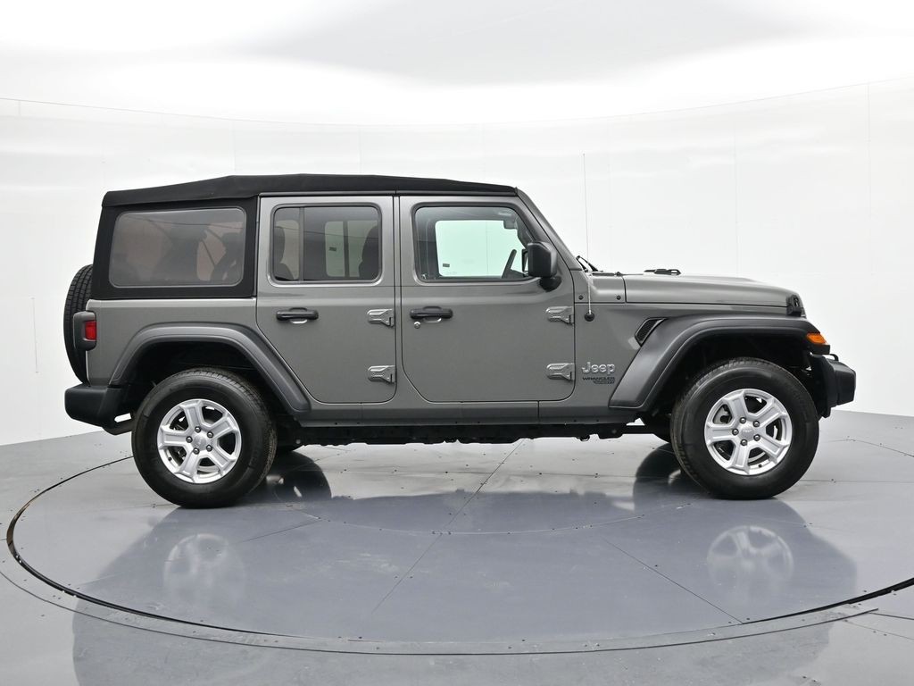 Jeep Wrangler Unlimited Vehicle Full-screen Gallery Image 5