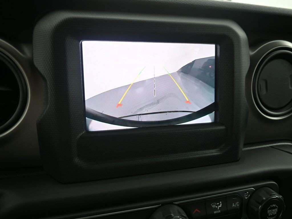 Jeep Wrangler Unlimited Vehicle Full-screen Gallery Image 13