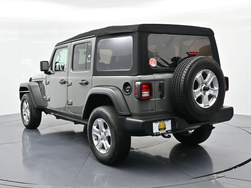 Jeep Wrangler Unlimited Vehicle Full-screen Gallery Image 8