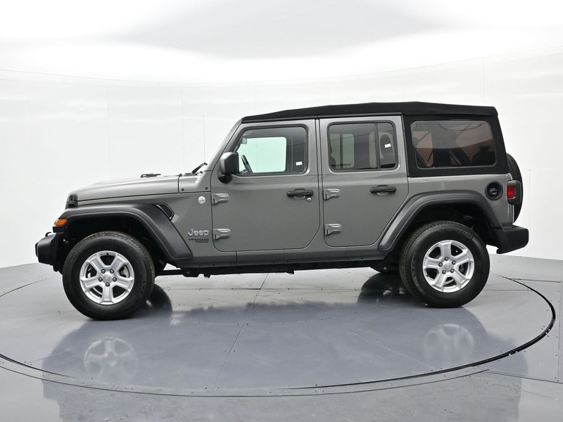 Jeep Wrangler Unlimited Vehicle Full-screen Gallery Image 9