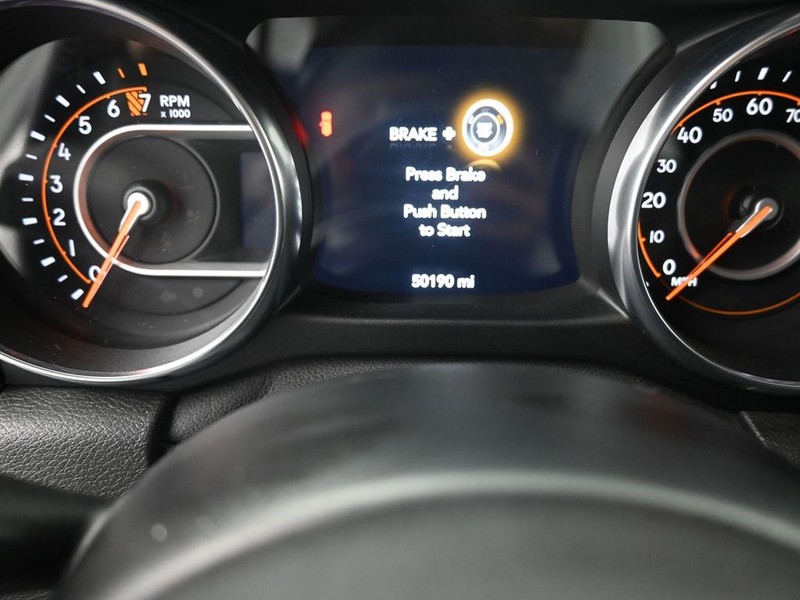 Jeep Wrangler Unlimited Vehicle Full-screen Gallery Image 10