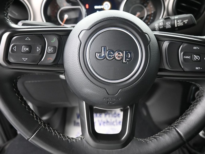 Jeep Wrangler Unlimited Vehicle Full-screen Gallery Image 12