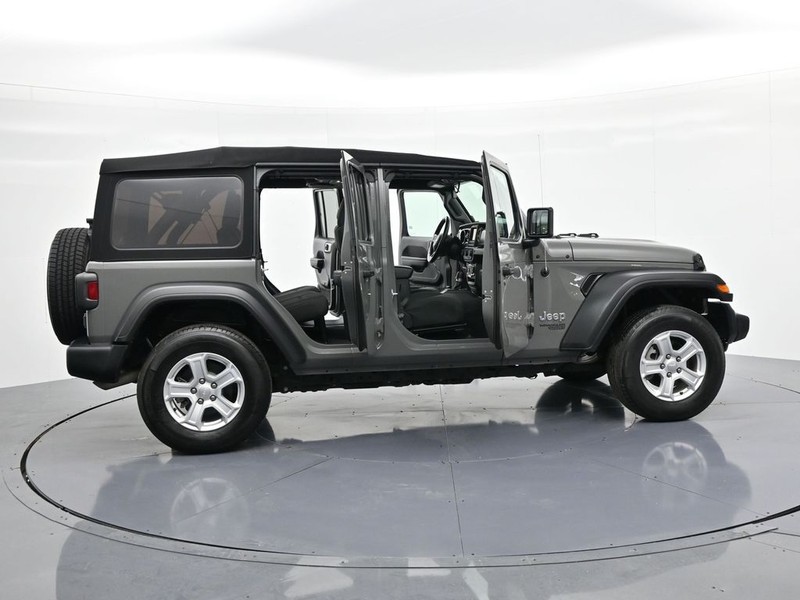 Jeep Wrangler Unlimited Vehicle Full-screen Gallery Image 22