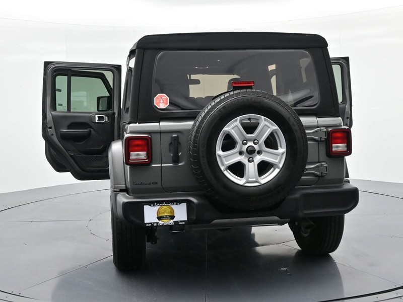 Jeep Wrangler Unlimited Vehicle Full-screen Gallery Image 25