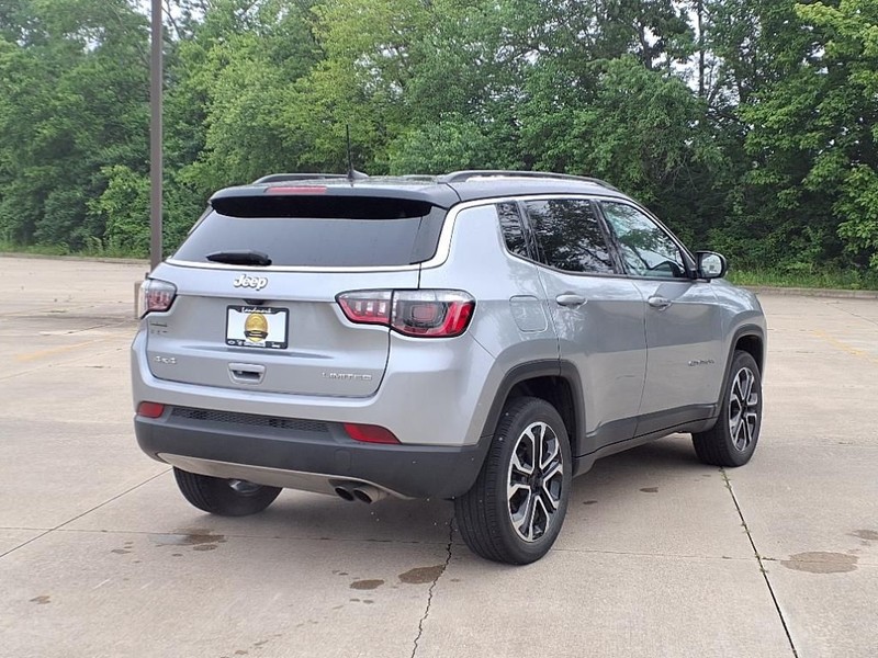 Jeep Compass Vehicle Full-screen Gallery Image 4