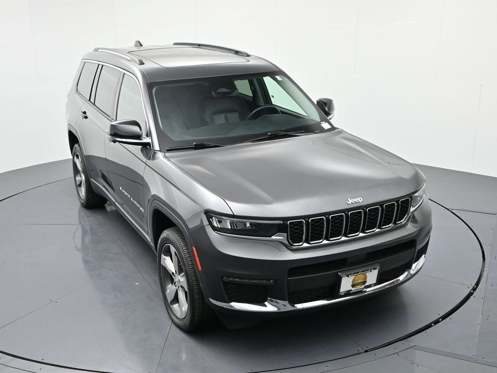 Jeep Grand Cherokee L Vehicle Full-screen Gallery Image 15