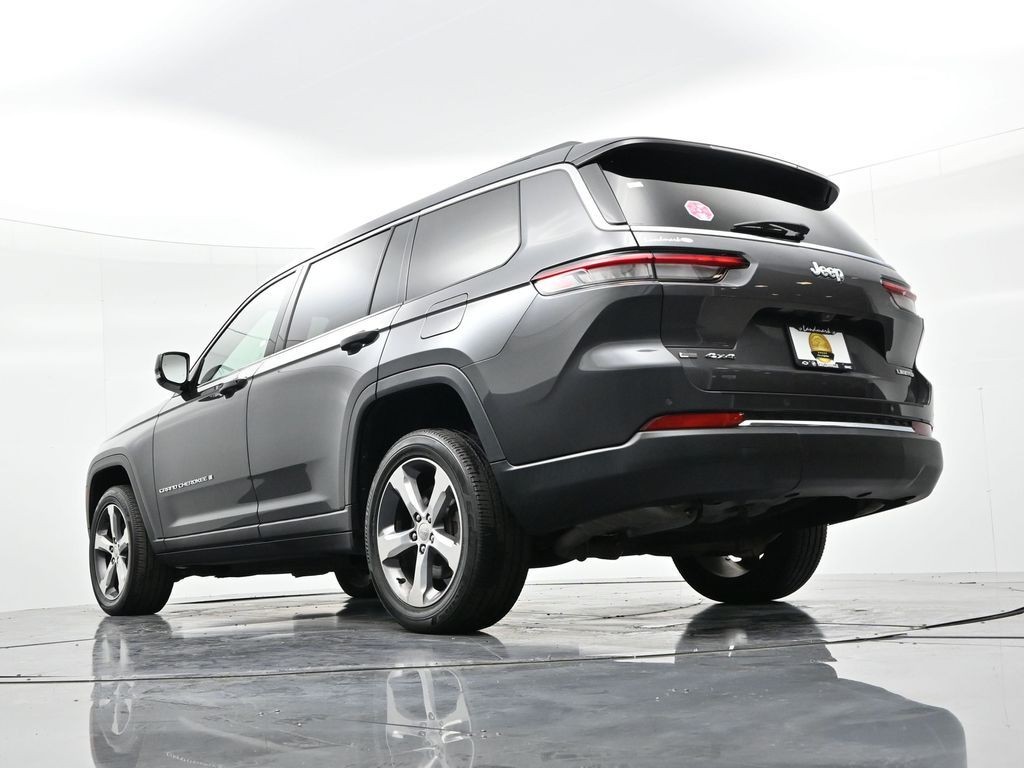 Jeep Grand Cherokee L Vehicle Full-screen Gallery Image 19
