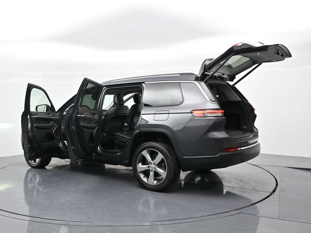 Jeep Grand Cherokee L Vehicle Full-screen Gallery Image 24