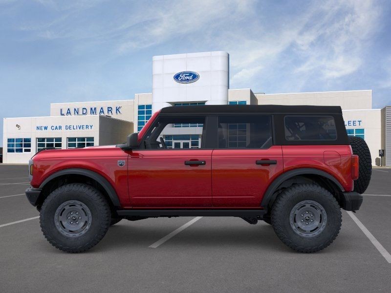 Ford Bronco Vehicle Full-screen Gallery Image 3