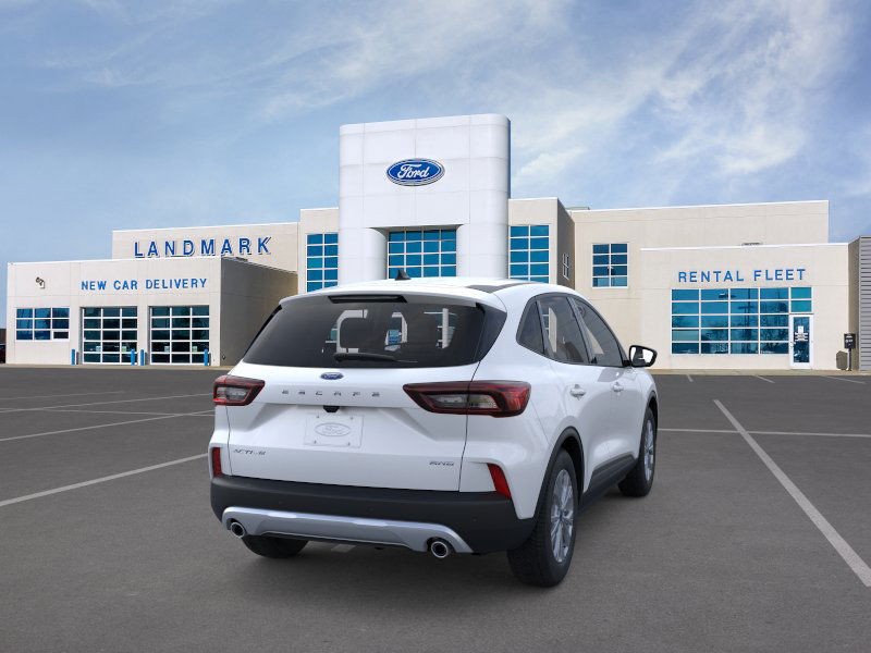 Ford Escape Vehicle Full-screen Gallery Image 8