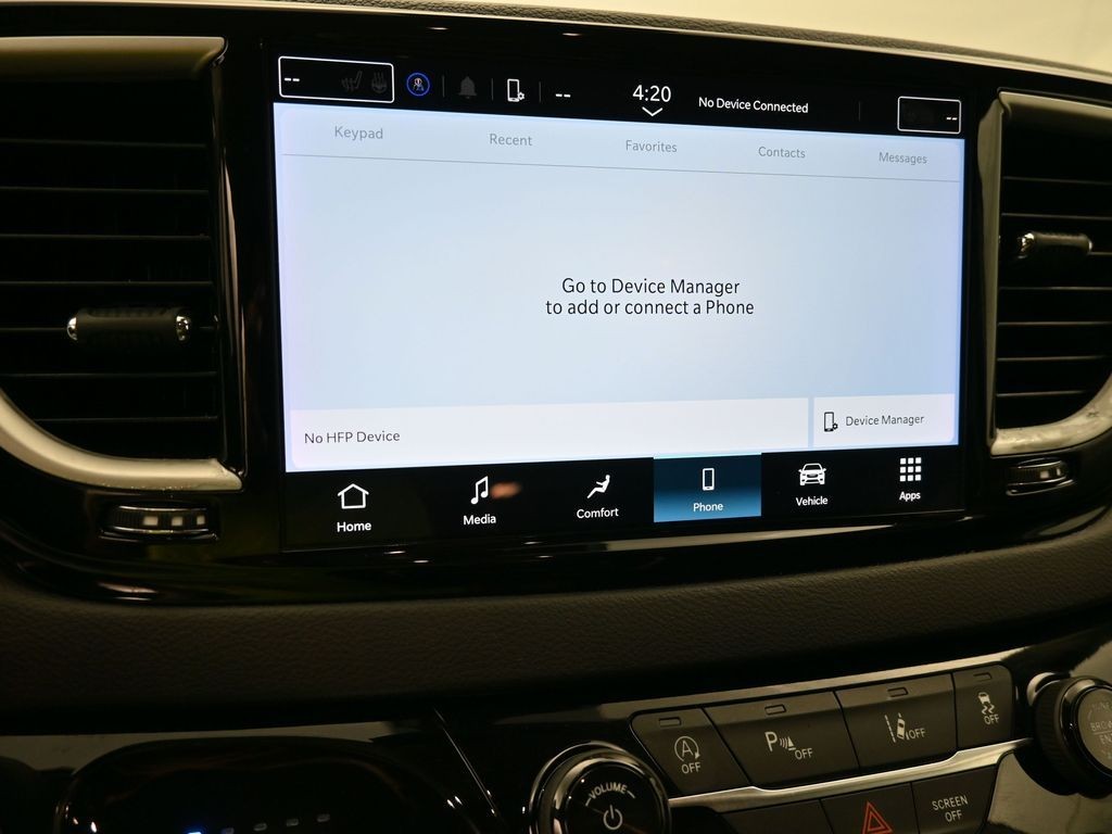 Chrysler Pacifica Vehicle Full-screen Gallery Image 11