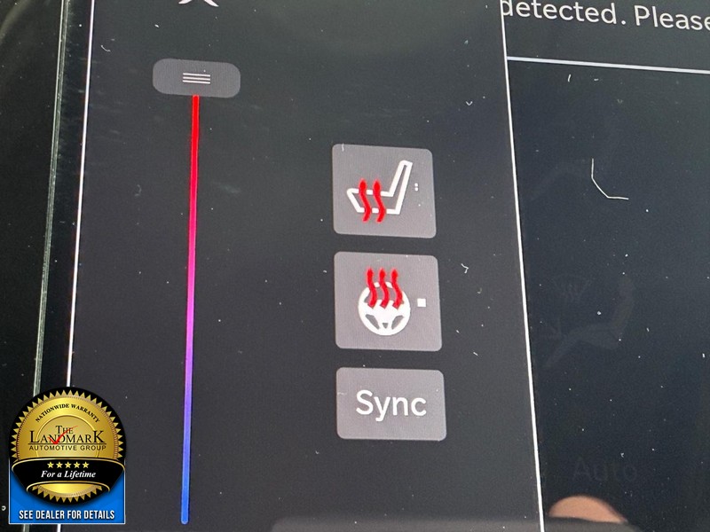 Chrysler Pacifica Vehicle Full-screen Gallery Image 14