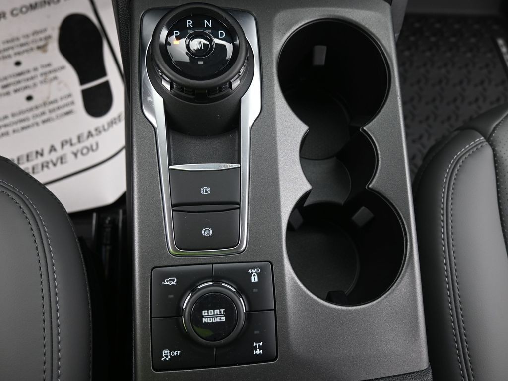 Ford Bronco Sport Vehicle Full-screen Gallery Image 12