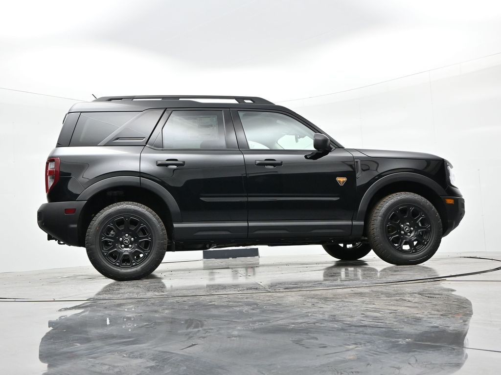 Ford Bronco Sport Vehicle Full-screen Gallery Image 24