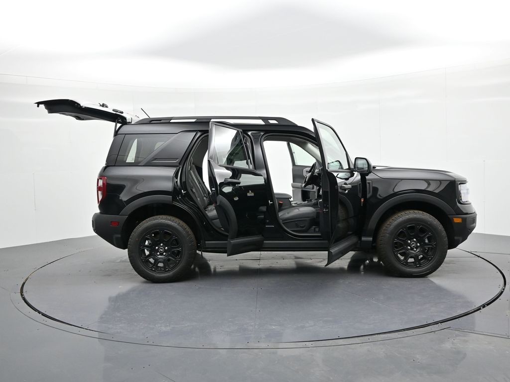 Ford Bronco Sport Vehicle Full-screen Gallery Image 25