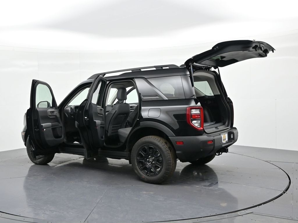 Ford Bronco Sport Vehicle Full-screen Gallery Image 26