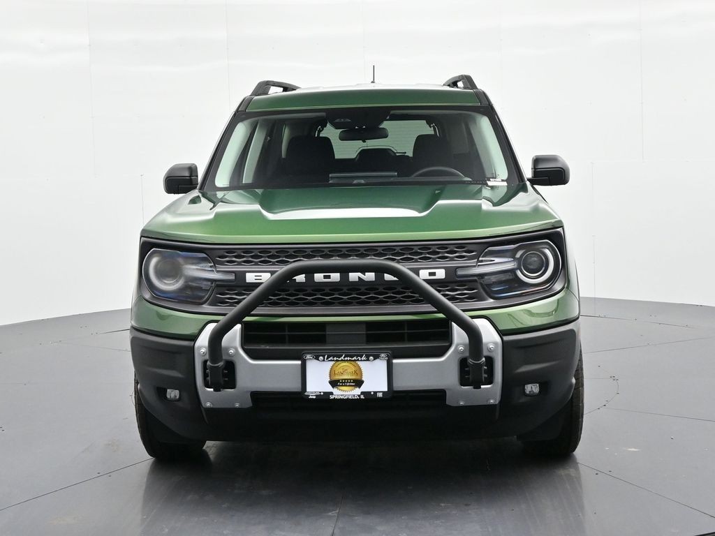 Ford Bronco Sport Vehicle Full-screen Gallery Image 3